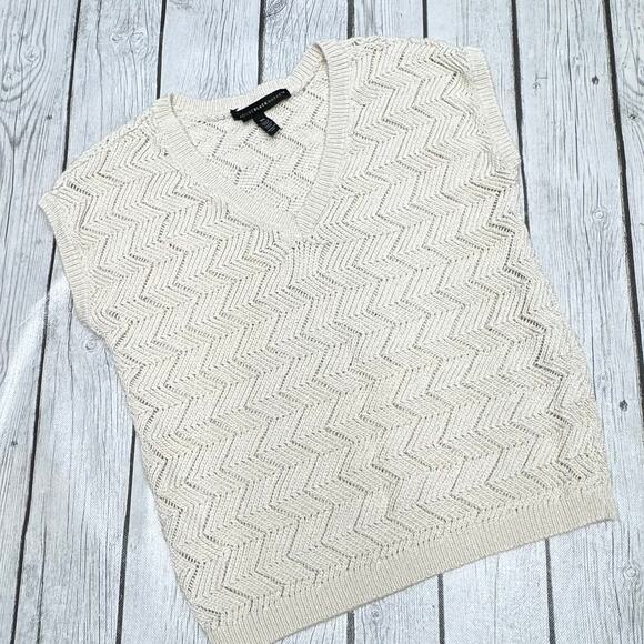 White House Black Market  Open Weave Crochet Top Vest Stretch Beige Size XSm - Picture 1 of 3